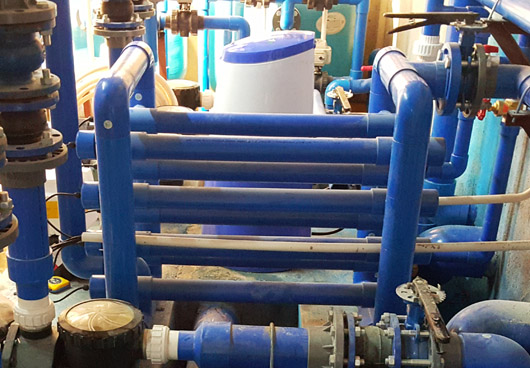 魚(yú)池紫外線消毒器