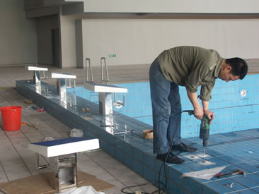 游泳池出發(fā)臺的安裝